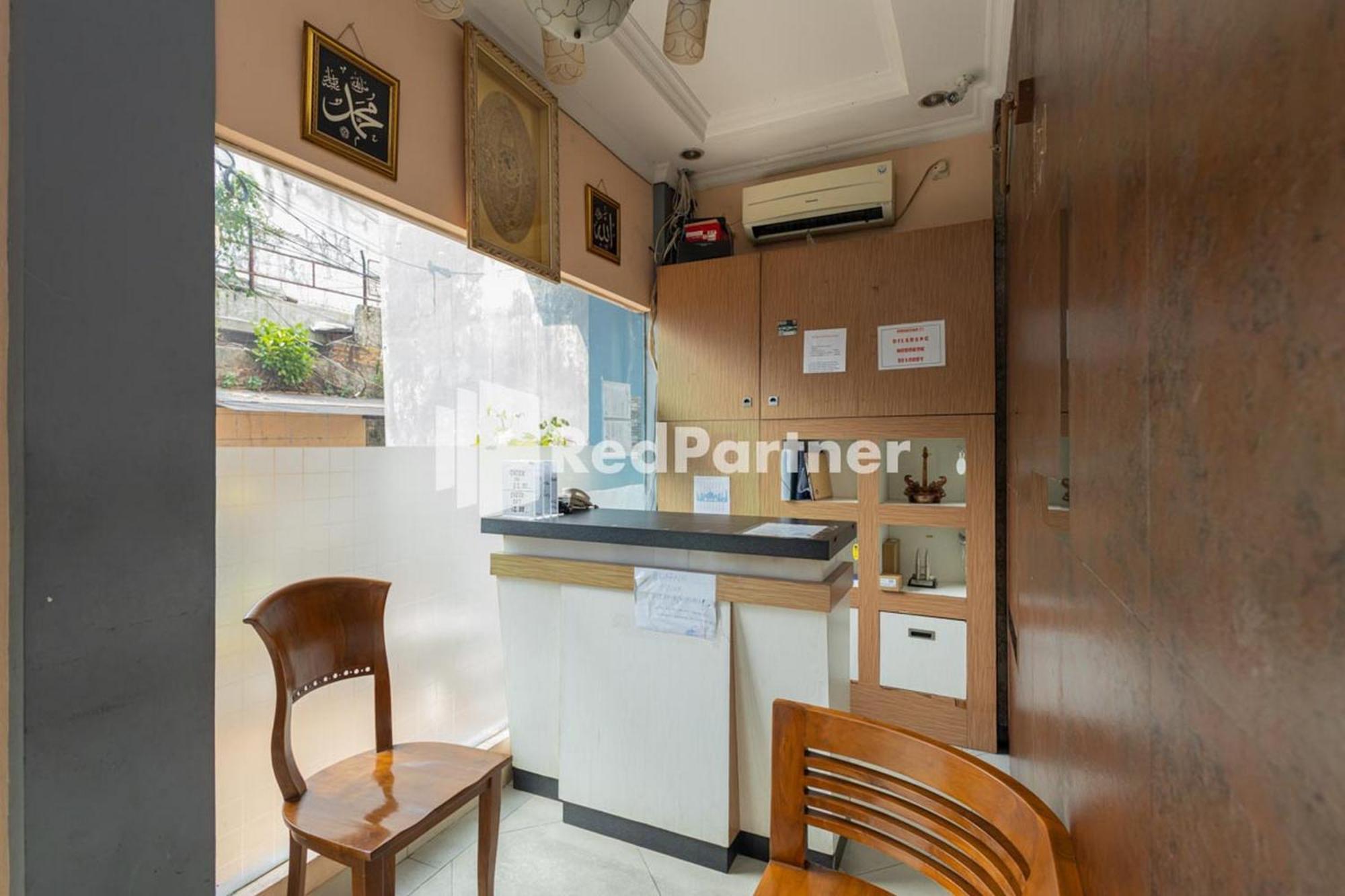 Star Hotel Jaksa Mitra Reddoorz Jakarta Exterior foto