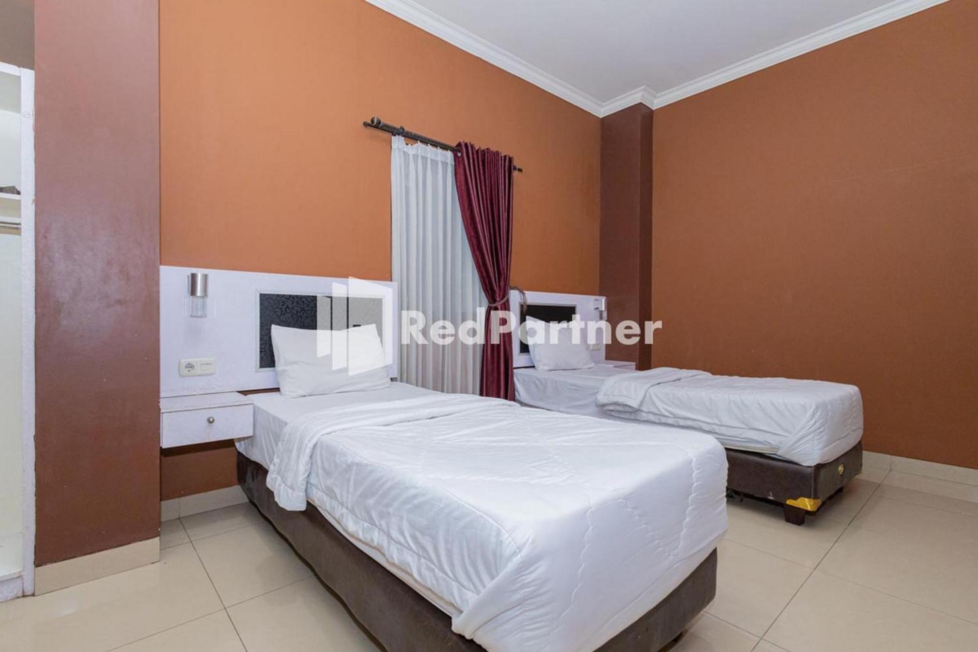 Star Hotel Jaksa Mitra Reddoorz Jakarta Exterior foto