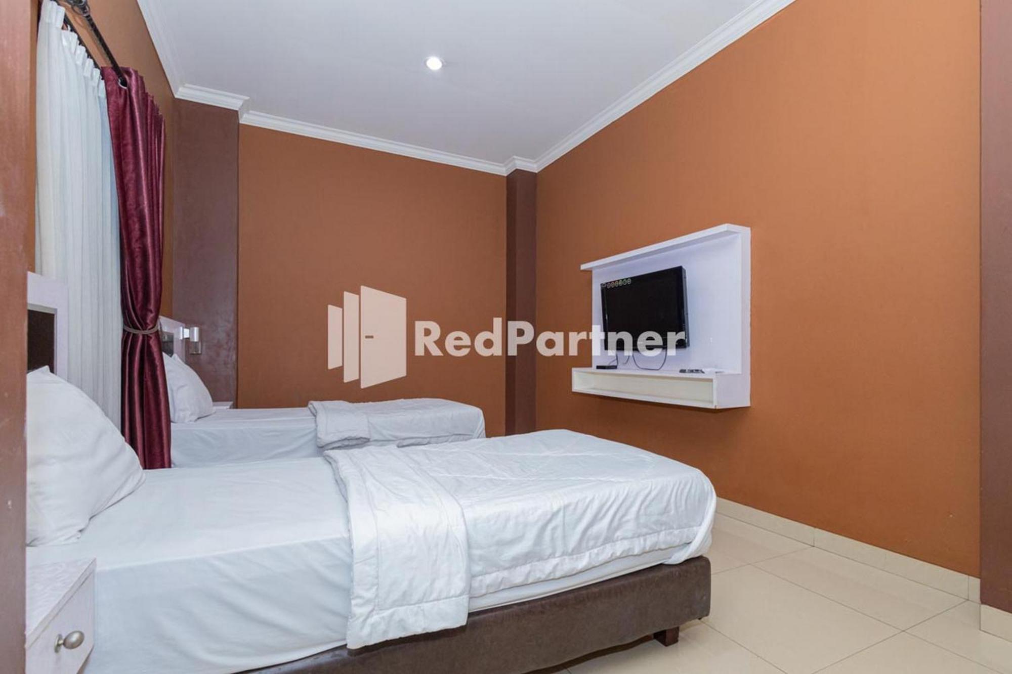 Star Hotel Jaksa Mitra Reddoorz Jakarta Exterior foto