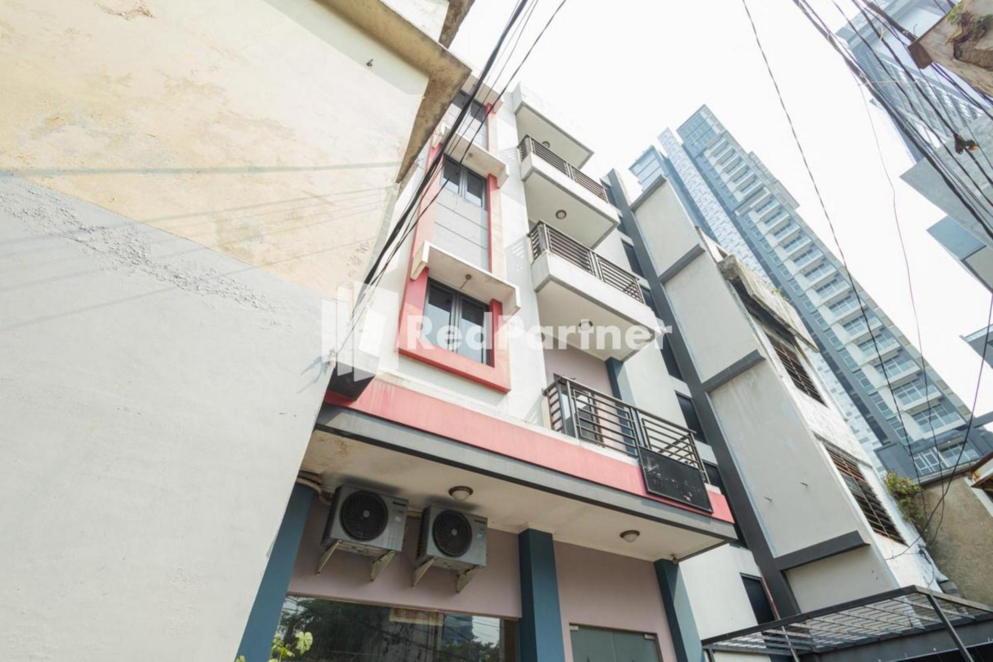 Star Hotel Jaksa Mitra Reddoorz Jakarta Exterior foto