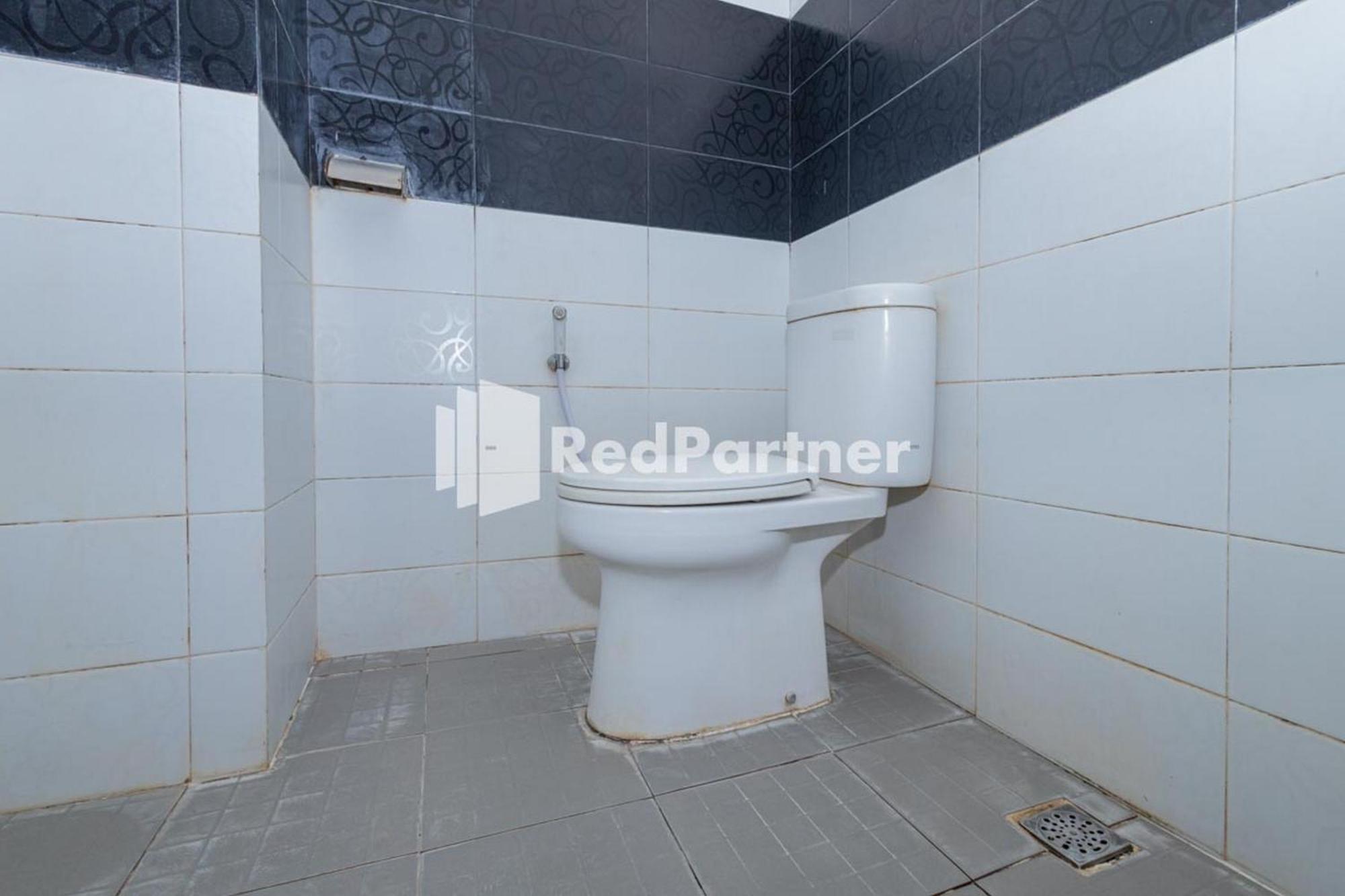Star Hotel Jaksa Mitra Reddoorz Jakarta Exterior foto