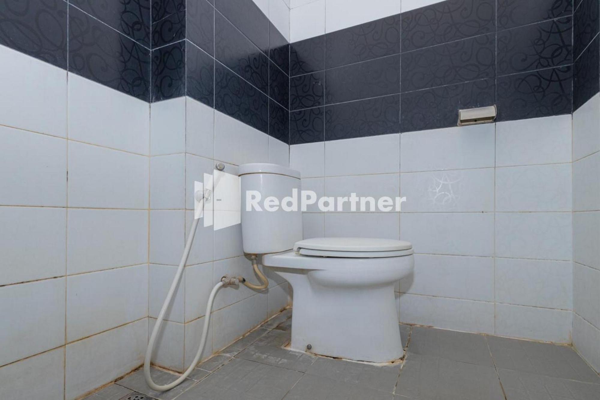 Star Hotel Jaksa Mitra Reddoorz Jakarta Exterior foto